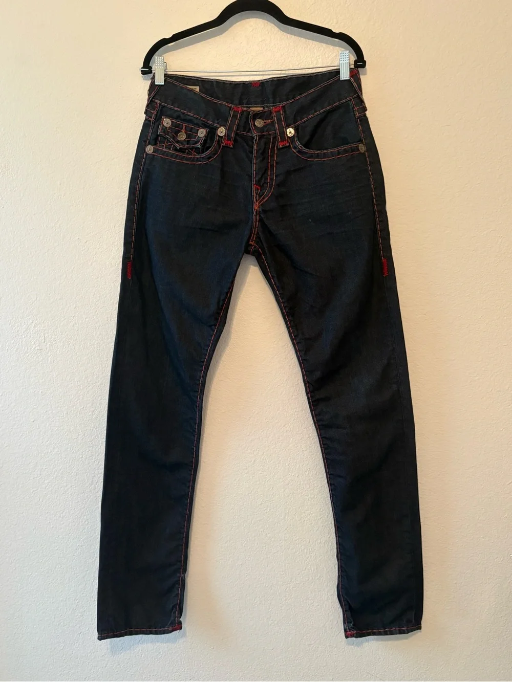 True Religion•Geno Relaxed Slim Jeans Dark Wash Red Super T Stitch Denim